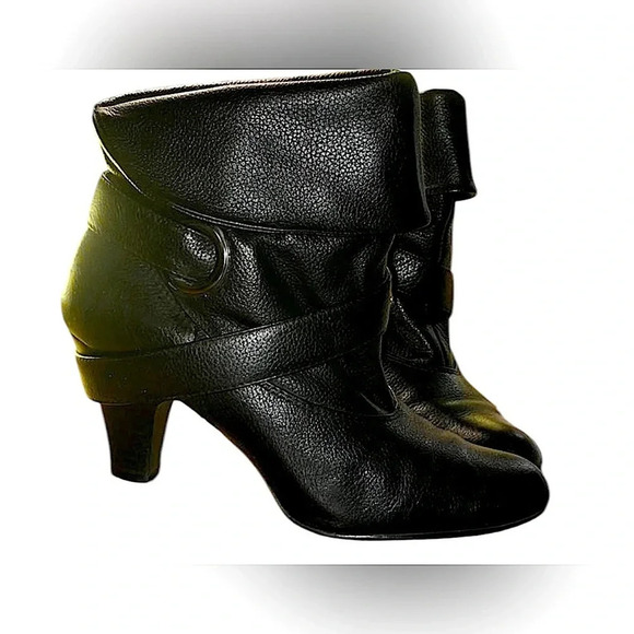 Size: 7.5 Slouched Bootie - Picture 1 of 7